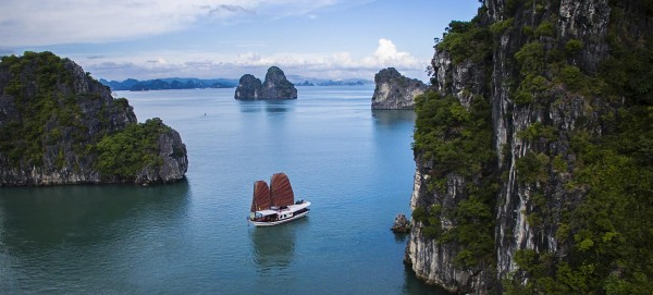 halong bay cruise vietnam